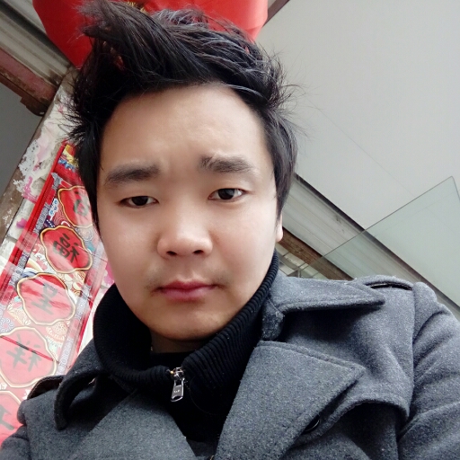 机动车驶入双向行驶隧道前,要如何使用灯光?