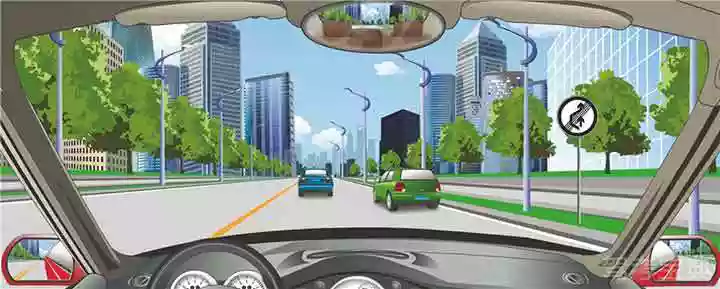 这个标志表示前方路段不允许超车。