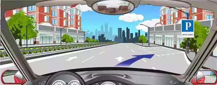 路右侧白色矩形虚线框内表示允许长时间停车。
