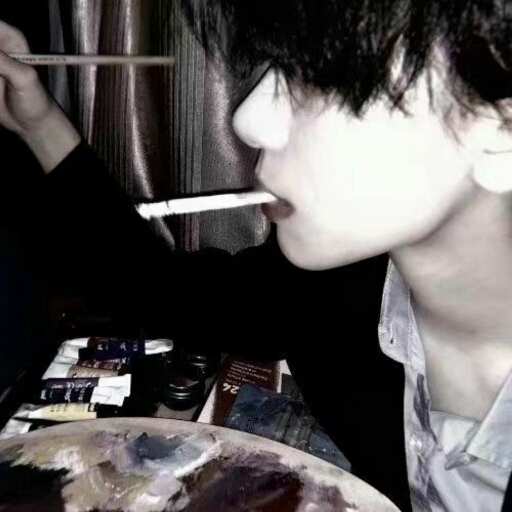 杨某驾驶改装小型客车(核载9人,实载64人,其中